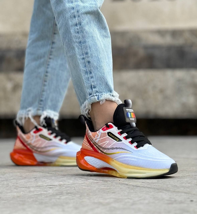 کتونی نارنجی