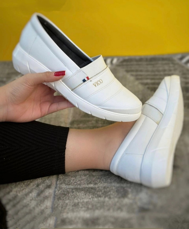 کفش سفید پرستاری