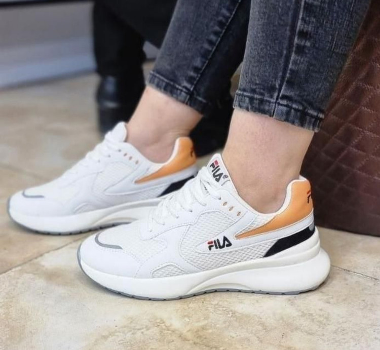 کتونی سفید نارنجی فیلا