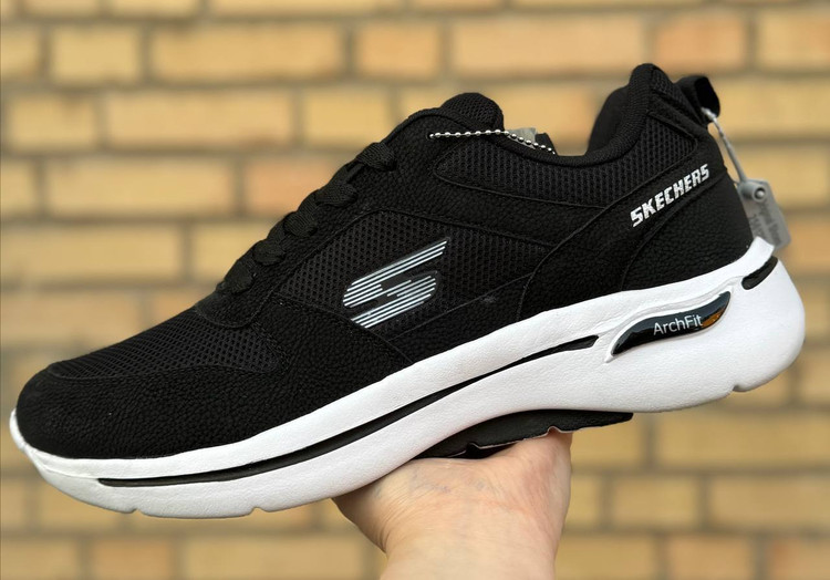 اسکیچرز بزرگپا