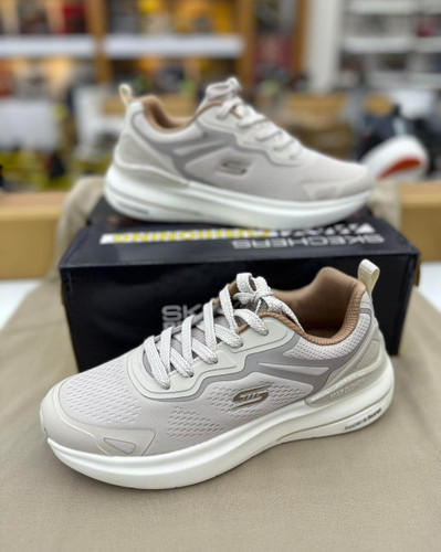 کتونی اسکیچرز کرم