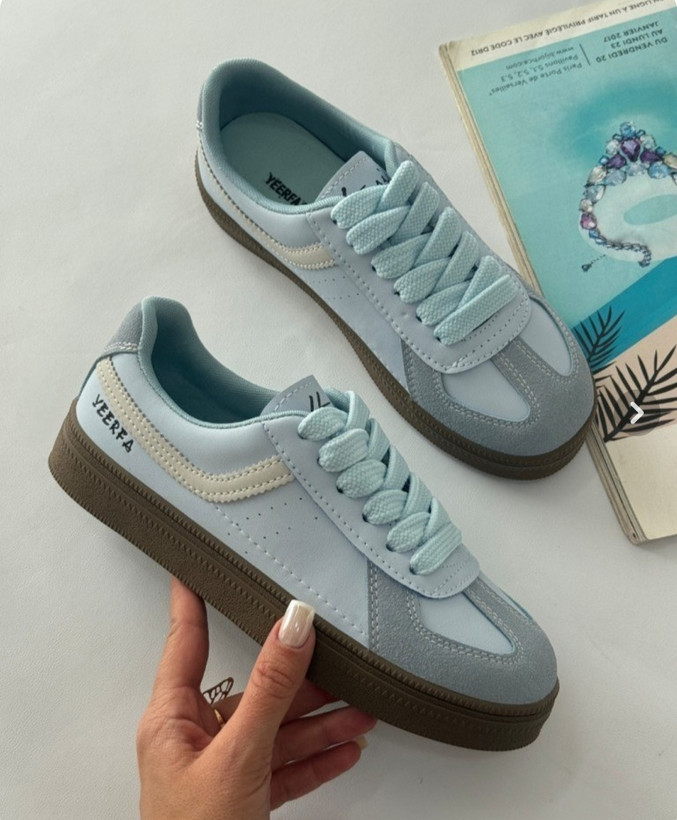 کتونی آبی دخترانه