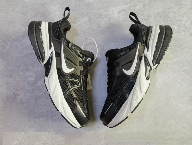 کفش نایک v2k مشکی