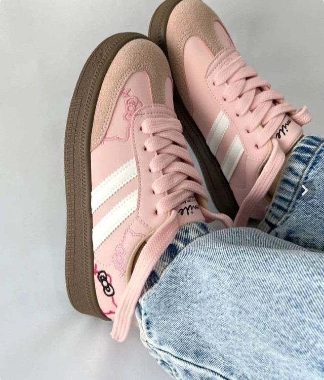 کفش اسپرت صورتی