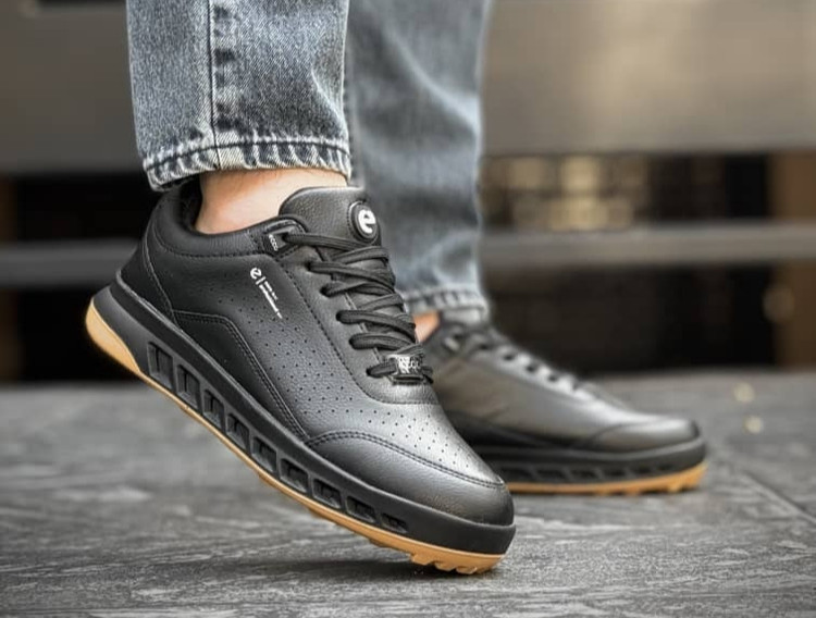 کفش اسپرت اکو