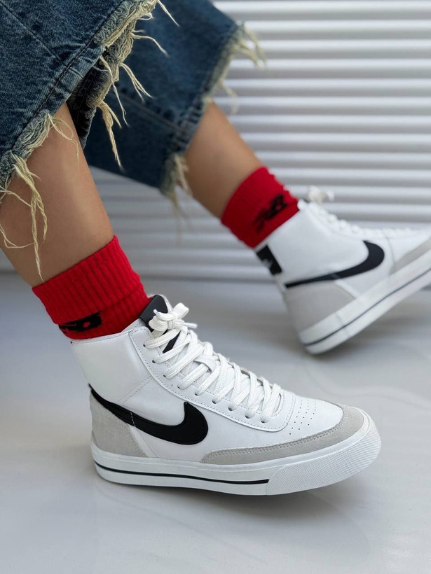 کفش ساقدار سفید