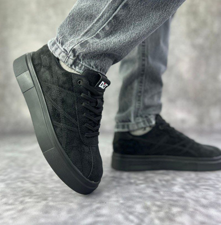 کفش تمام مشکی مردانه