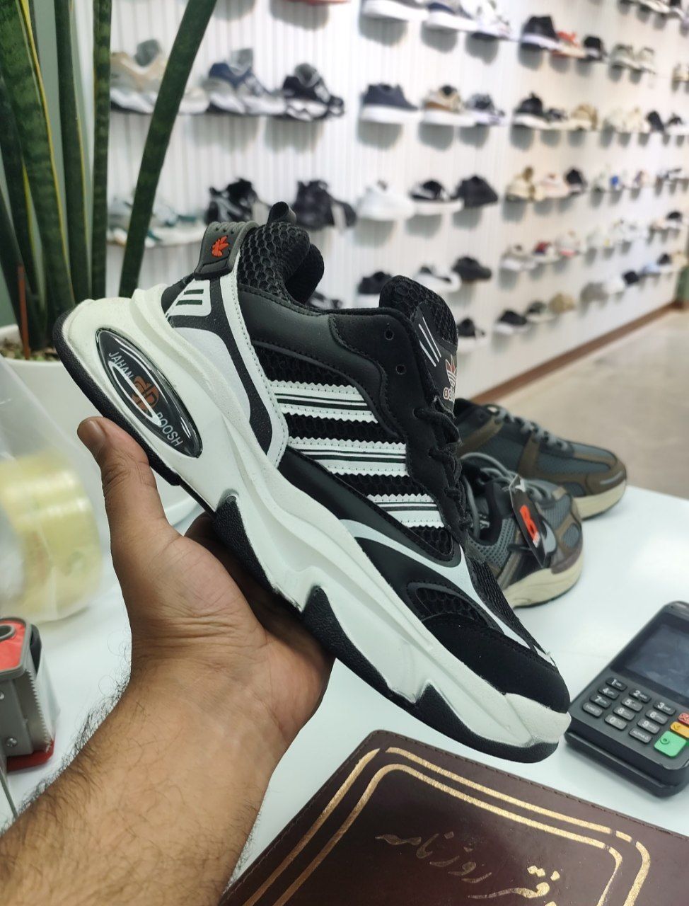 کتونی لژدار مردانه