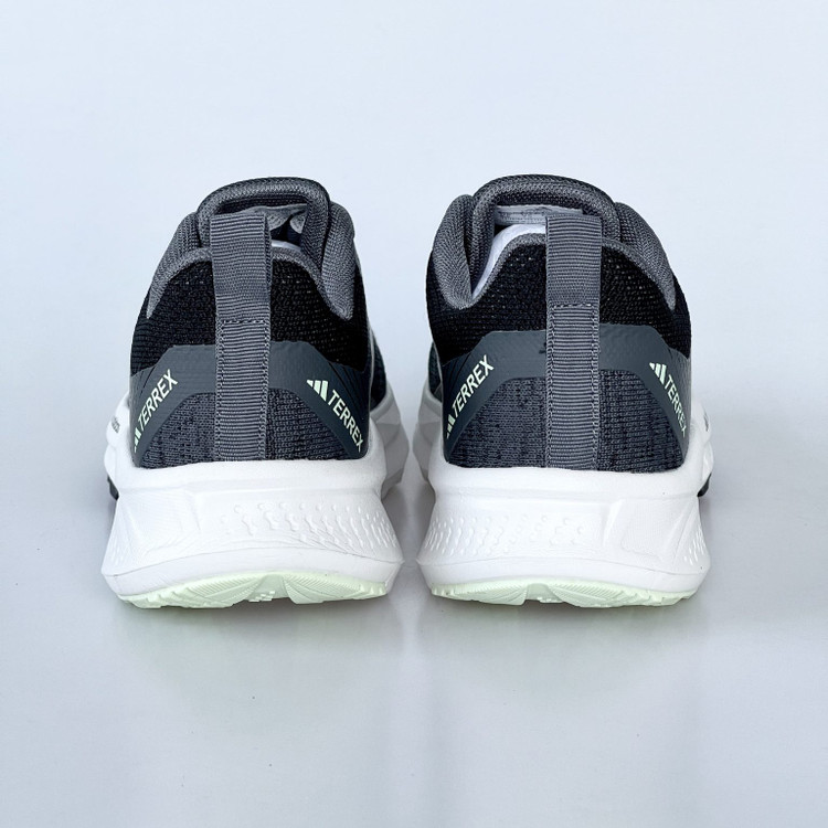 کفش ورزشی آدیداس