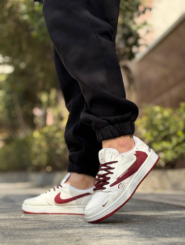 نایک تراویس