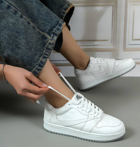 نایک تراویس زنانه