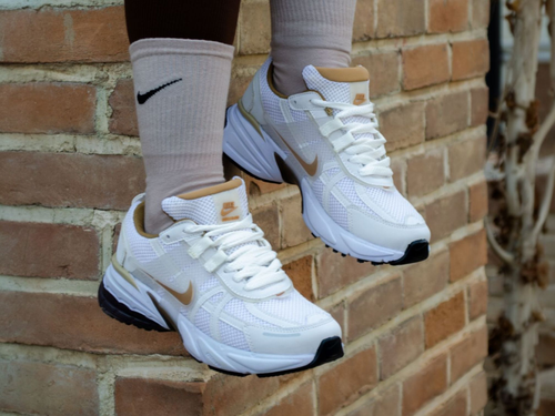 نایک v2k زنانه